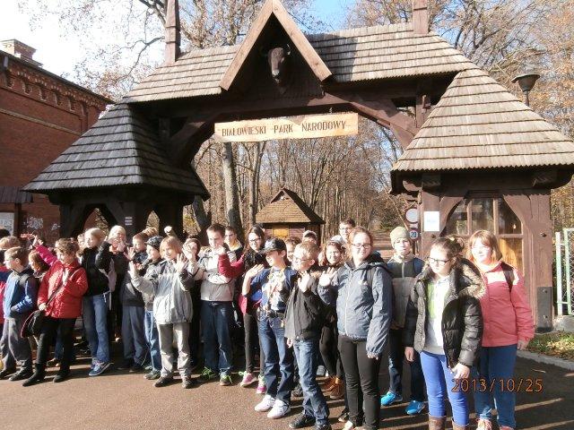 25.10.2013_WYCIECZKA DO BIAŁOWIEŻY11.JPG